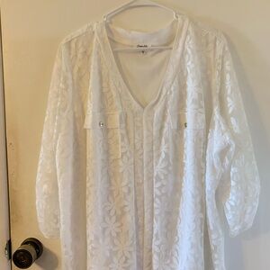 Siren Lily White Floral Blouses